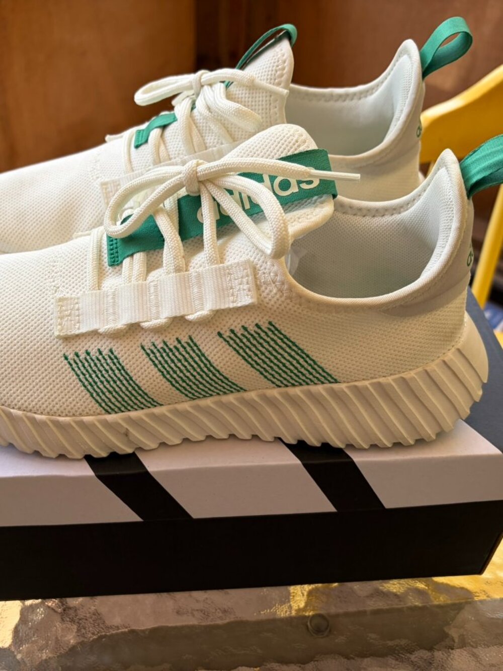 Adidas Kaptir Flow White Court Green W10 in box
